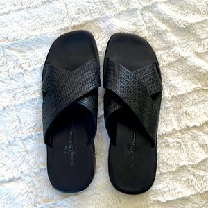 Men’s TOMMY BAHAMA “Palermo” Size 10M Black slip on sandal.  New with box